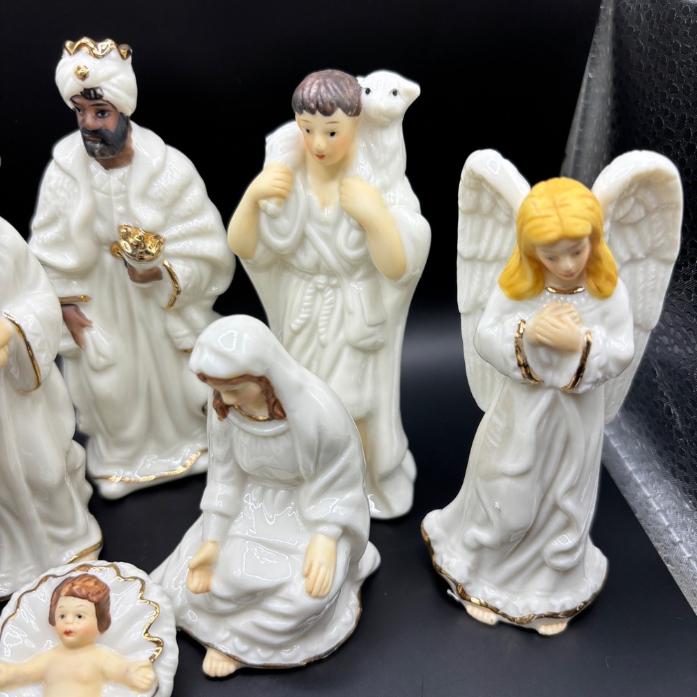 Galleria Fine Porcelain Nativity  9 Pc Set Figurine - Picture 8 of 13